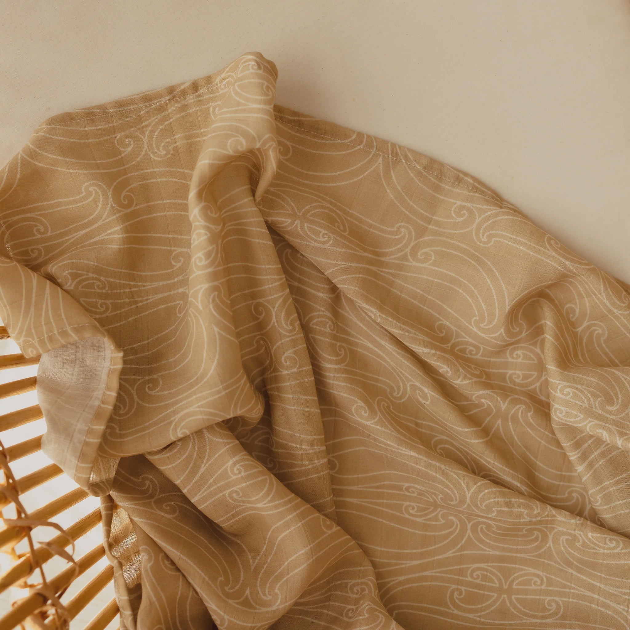 Awhi Company - Manaaki - Muslin Wrap (Onepū)