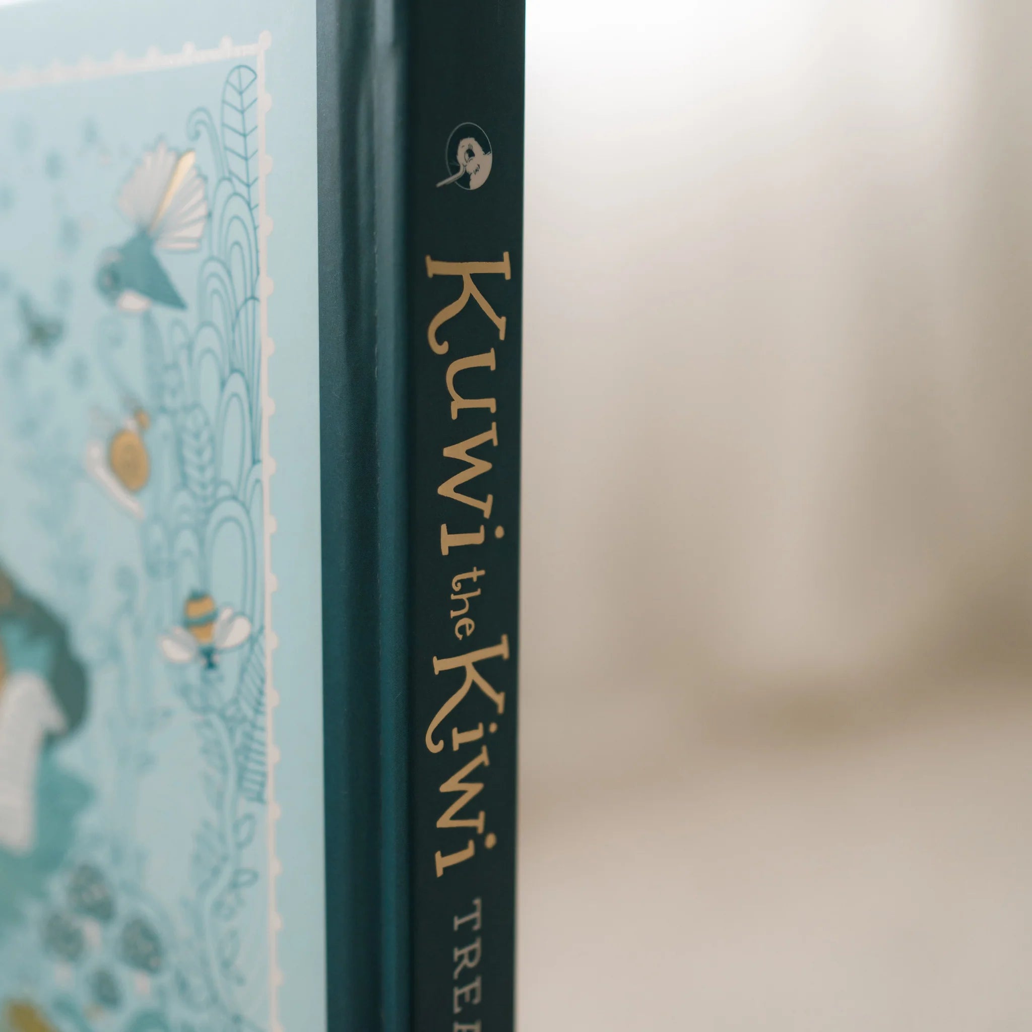 Kuwi The Kiwi Treasury Book