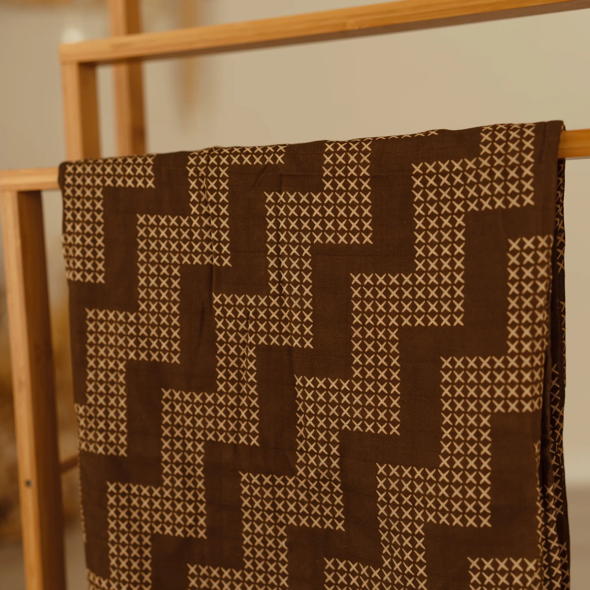 Awhi Company - Muslin Wrap - Poutama Parauri