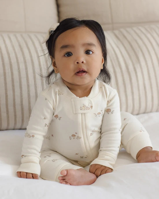Quincy Mae - Zip Long Sleeve Sleeper - Bunnies
