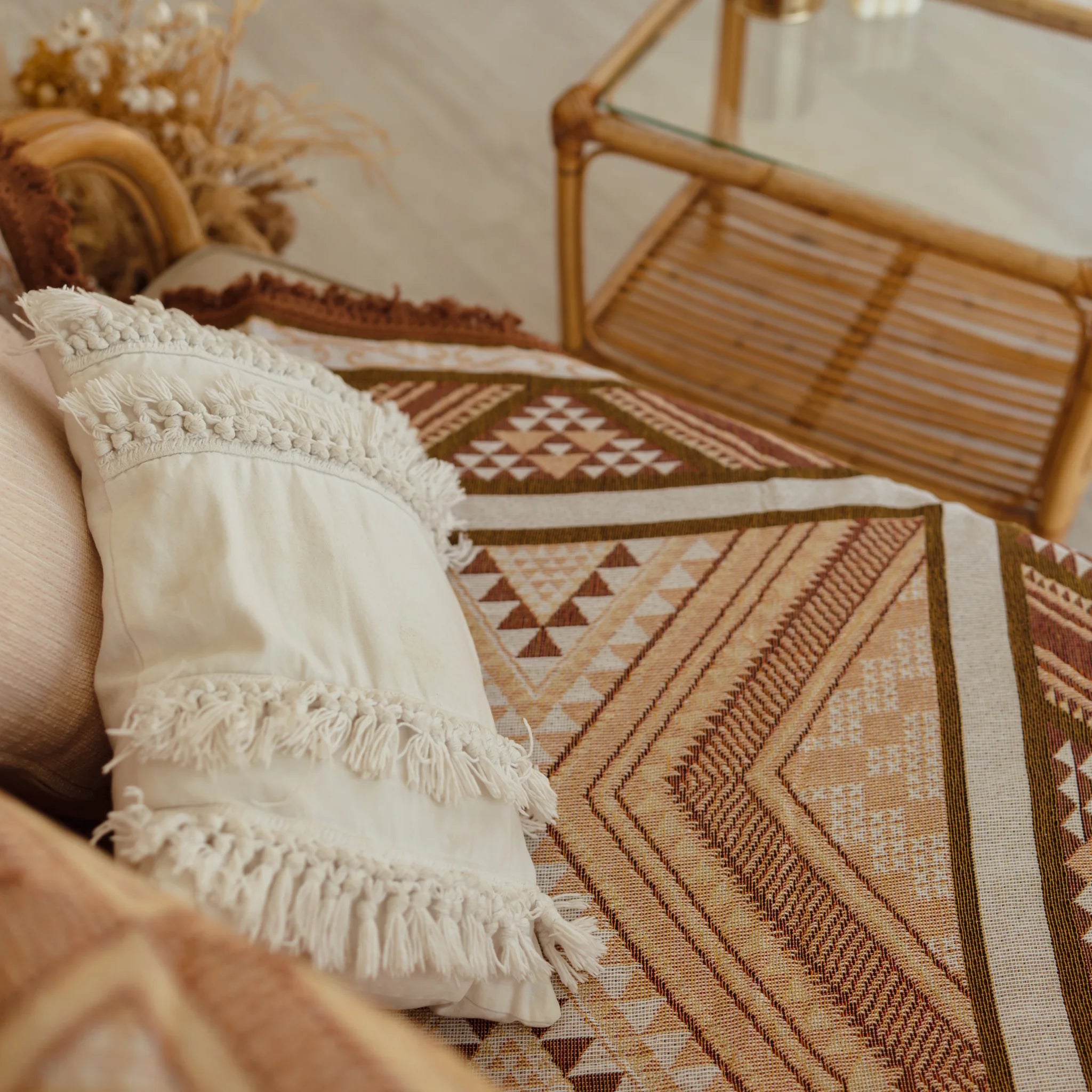 Awhi Company - Mahana Throw - Tunaeke