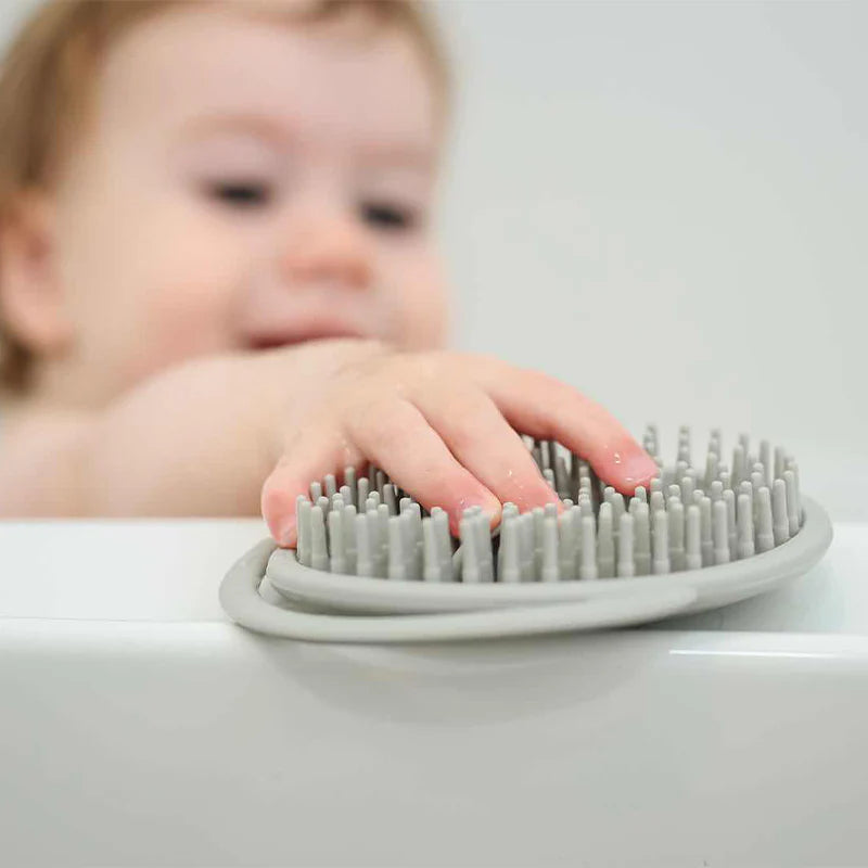 Haakaa - Silicone Shampoo Brush