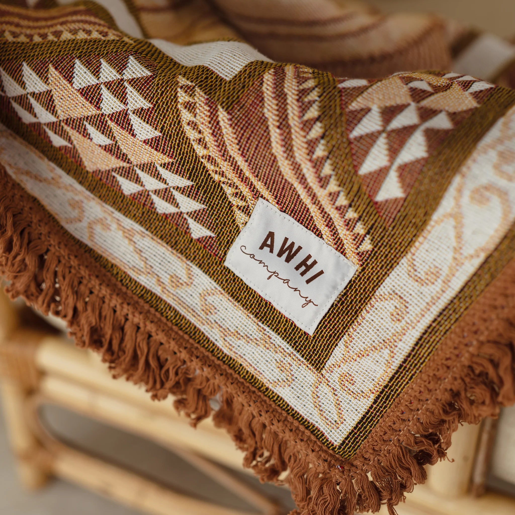 Awhi Company - Mahana Throw - Tunaeke