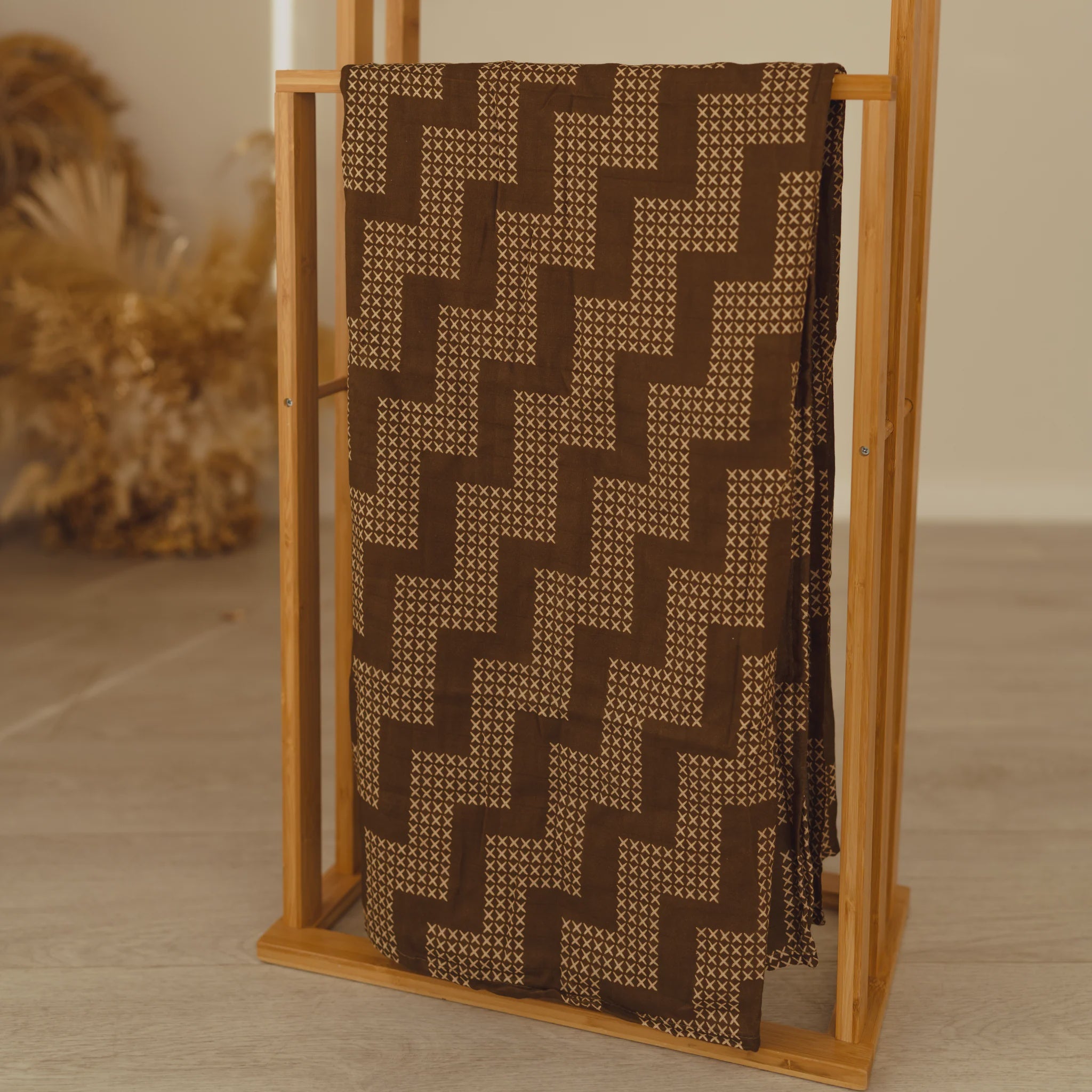 Awhi Company - Muslin Wrap - Poutama Parauri