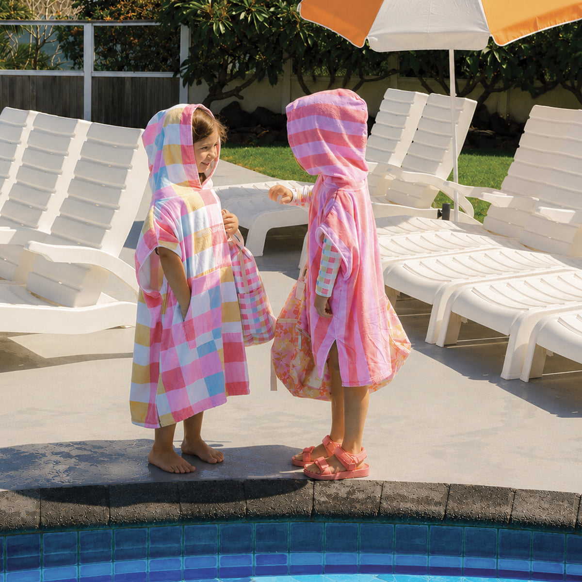 Crywolf - Hooded Towel - Pop Gingham