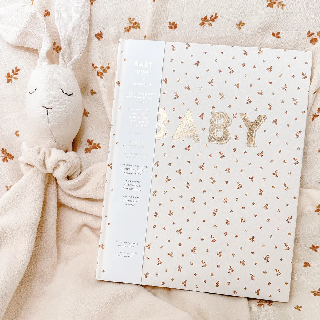 Fox & Fallow - Baby Book - Broderie