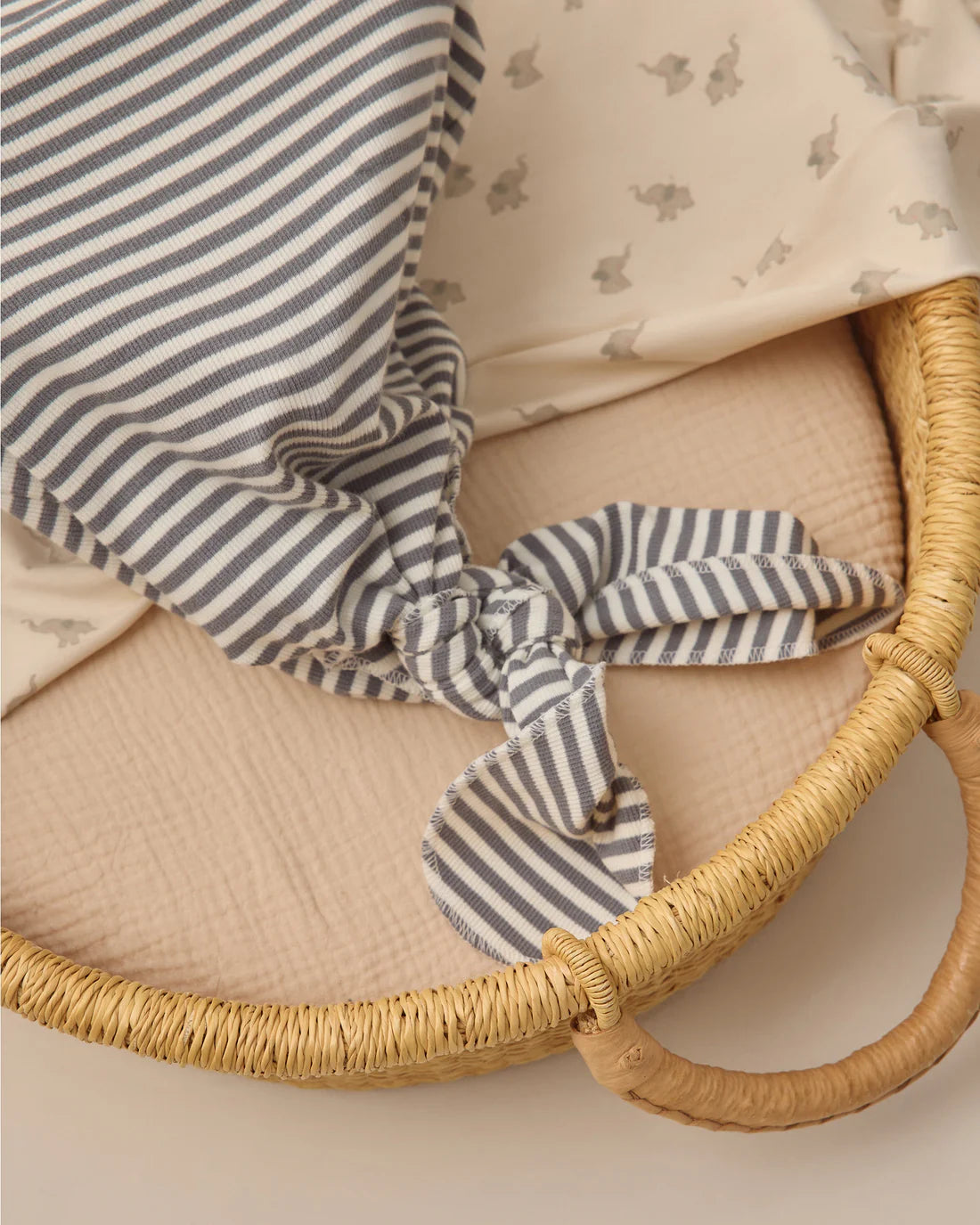 Quincy Mae - Knotted Baby Gown + Hat Set - Ocean Stripe