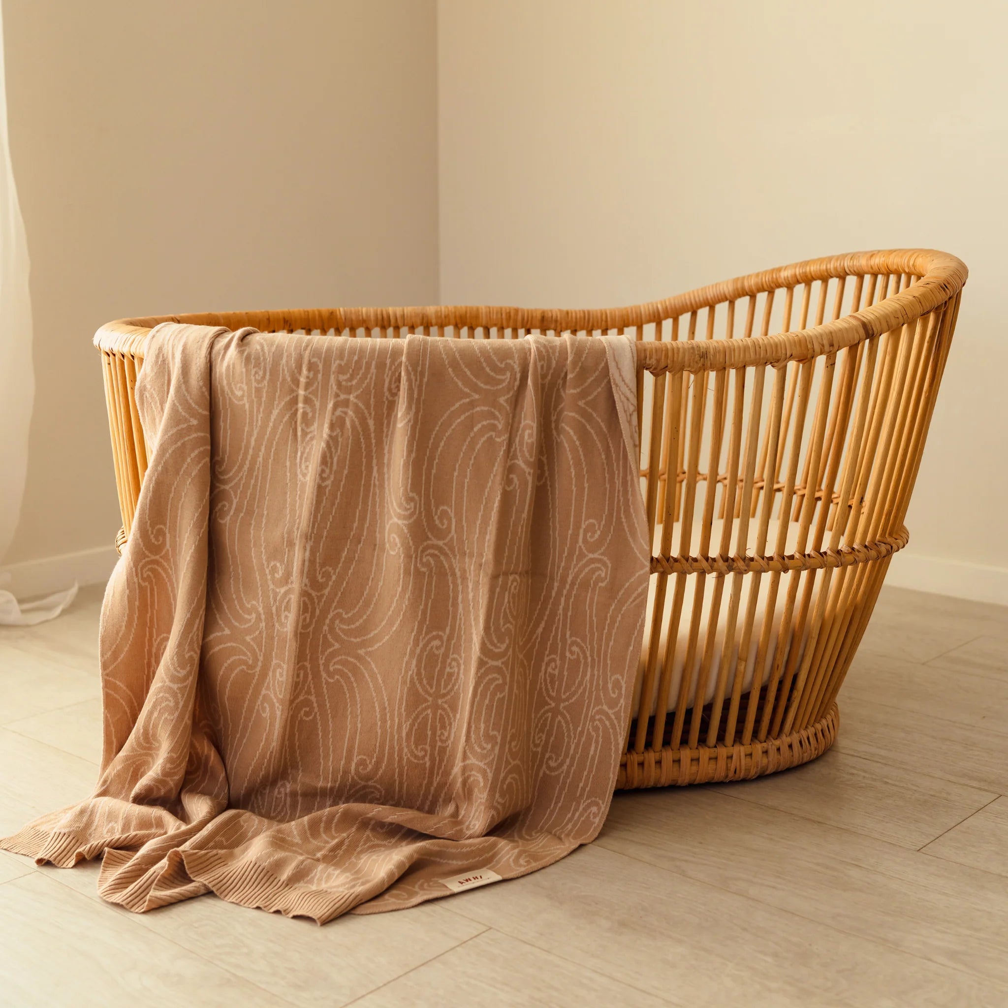 Awhi Company - Knitted Blanket - Manaaki Onepū