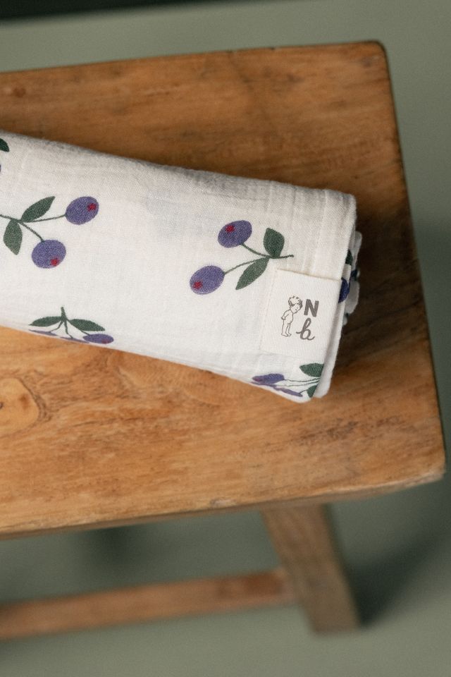 Nature Baby - Muslin Wrap - Winter Berry Natural