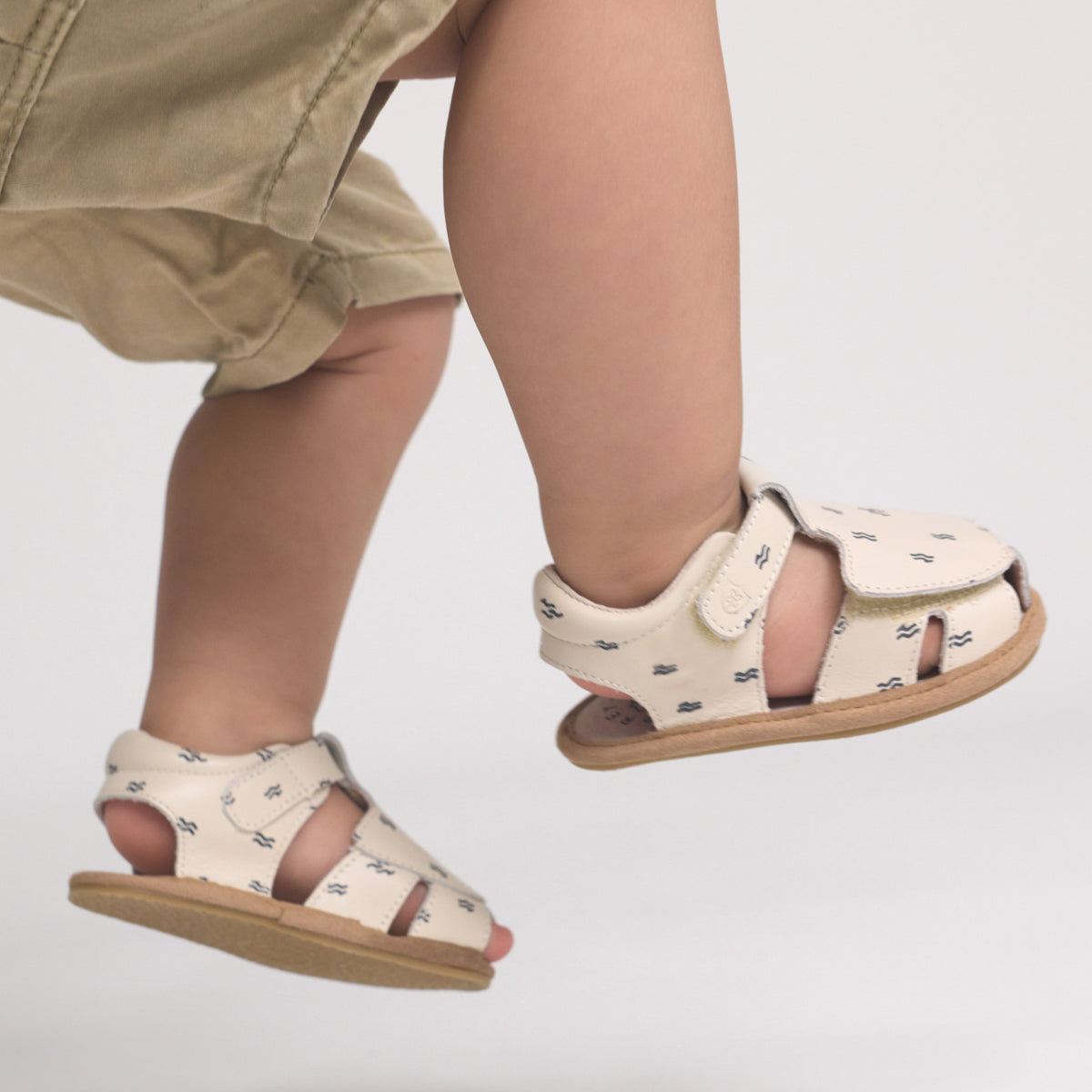 Pretty Brave - Milo Sandal - Waves