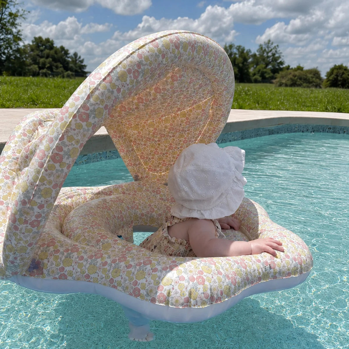 Sunnylife - Baby Float - Into the Garden Ditsy Floral