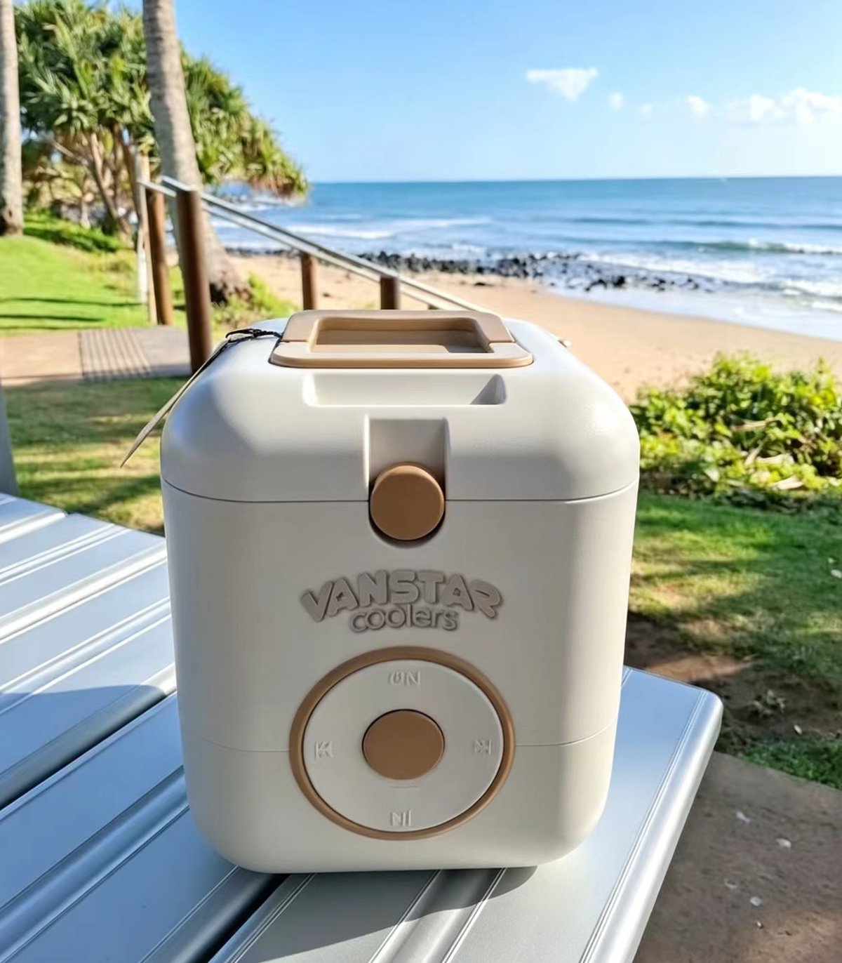Cool Cube Speaker + Chilly Bin - Off White